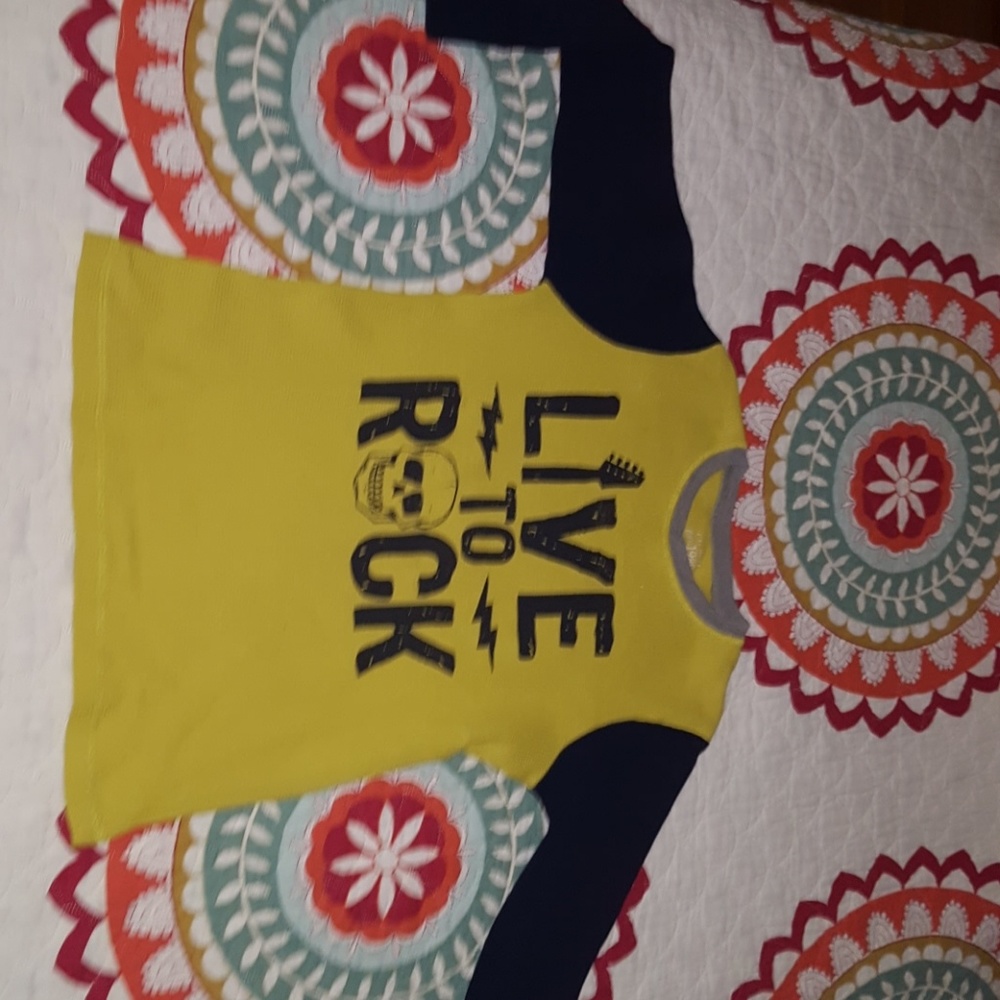 Tee shirt